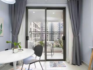 Bán căn hộ c/c sky center, q. tân bình, dt 36m2, giá 2,4 tỷ.  0909 228 *** minh sang
