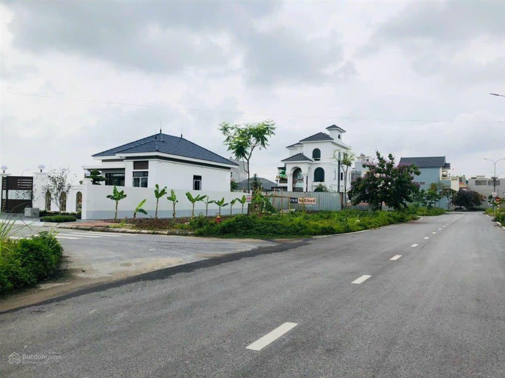 Bán lô xẻ khe 135m2 ngang 9m đẹp nhất tdc áp tràn  bắc sông cấm