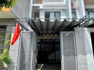 Bán gấp nhà 3 tầng mặt tiền nguyễn huy tự, sát biển, đủ tiện ích, nhà đủ công năng, khu văn minh