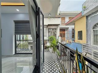 Bán gấp nhà 2 tầng vị trí cực đẹp, full nội thất, đủ tiện ích, giá chỉ nhỉnh 4 tỷ