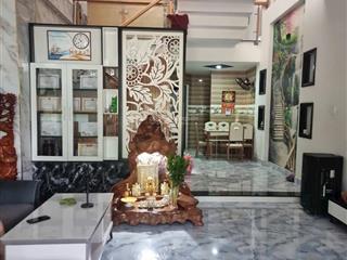 Bán gấp nhà 3 tầng chính chủ ngọc hồi, vị trí đẹp, ô tô đỗ cửa, vào ở ngay, nhỉnh 6 tỷ