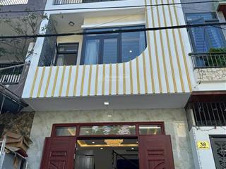 Bán gấp nhà 3 tầng mặt tiền đẹp hiện đại, khu dân cư đông, an ninh tốt, thích hợp đầu tư cho thuê