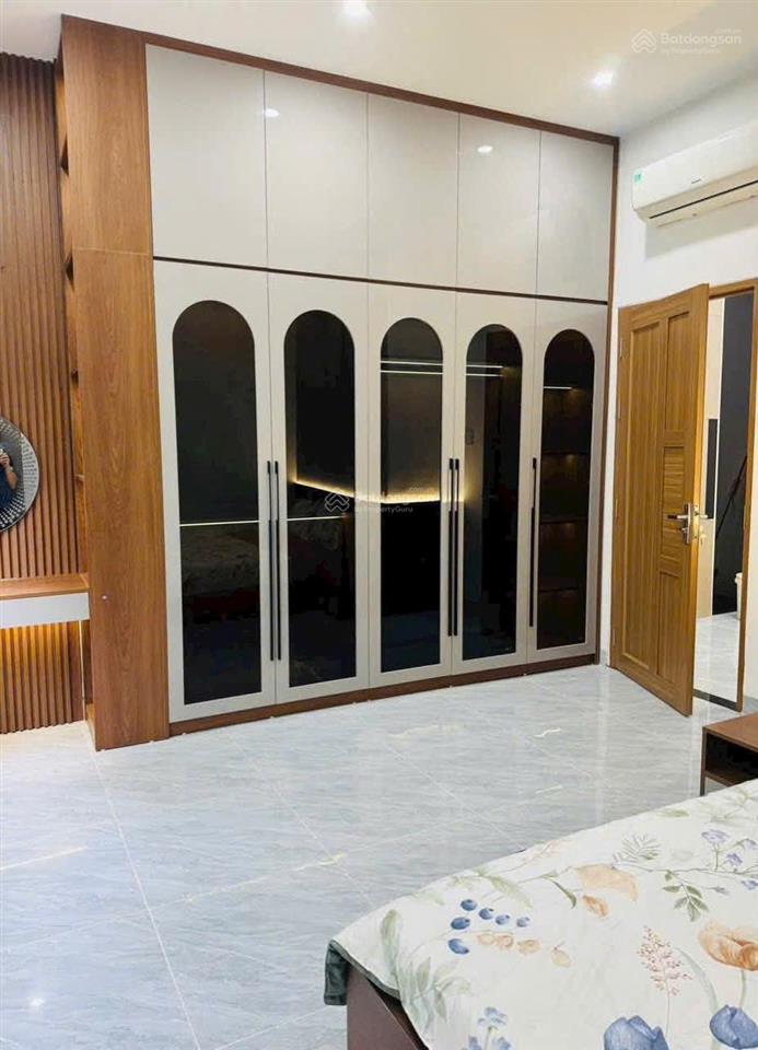 Bán gấp nhà 3 tầng mới đẹp, trung tâm vip, khu dân trí cao, thiết kế hiện đại, full nội thất