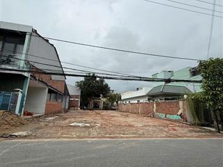 Bán gấp lô đất mặt tiền, vị trí gần bến xe trung tâm, đất vuông vắn, giá siêu tốt