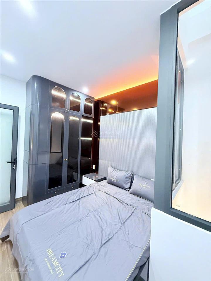 Bán gấp nhà 3 tầng, nhà mới xây, đủ công năng, tặng kèm nội thất, sổ hồng chính chủ, vào ở ngay