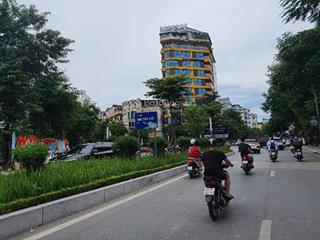 Giá cực hời. bán đất lạc long quân, đi bộ ra hồ tây. 11m mặt tiền, nở hậu 12m. đường và vỉa hè 10m.