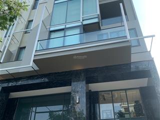 Cực phẩm toà nhà hầm + 4 tầng 351m2 trục nguyễn văn hưởng  sẵn dòng tiền 140tr/th