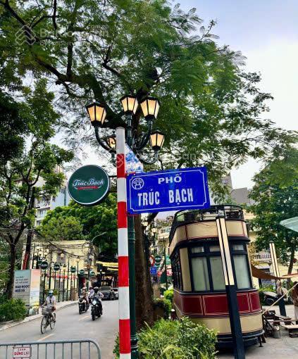 Siêu hiếm, cần bán nhà mặt phố phố trúc bạch quận ba đình, dt 75m x 6 tầng, mt 4,6 m , thang máy