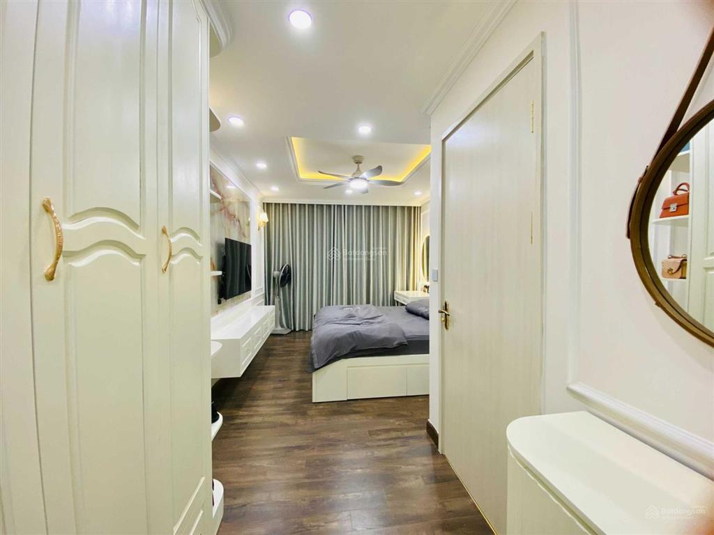 Tôi chính chủ bán cc golden palm lê văn lương  3 ngủ, 125m2, giá 13 tỷ full đồ nội thất đẹp