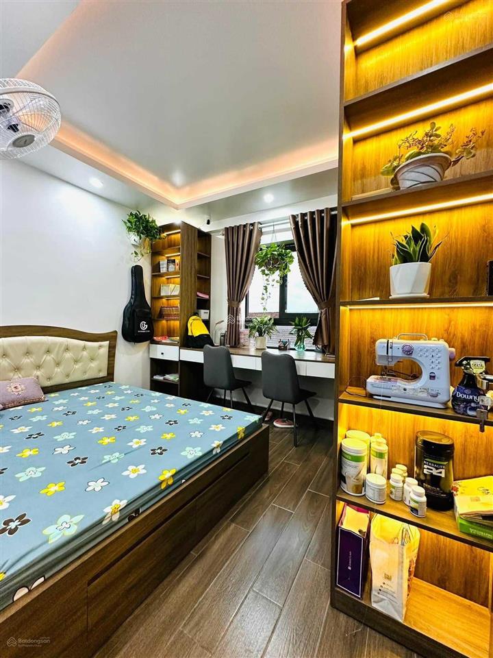Chính chủ bán giá thật căn 3 phòng ngủ 92m2 golden west số 2 lê văn thiêm. giá 6,8 tỷ