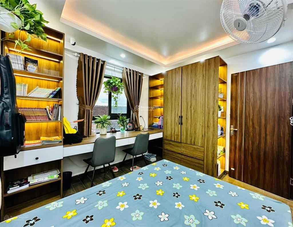 Chính chủ bán giá thật căn 3 phòng ngủ 92m2 golden west số 2 lê văn thiêm. giá 6,8 tỷ