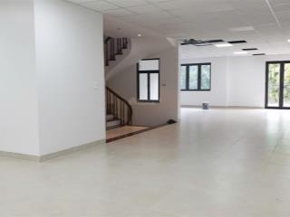 Cho thuê lại 1 tầng trong căn biệt thự 3 tầng tại kđt dương nội. giá 12 triệu/ tháng