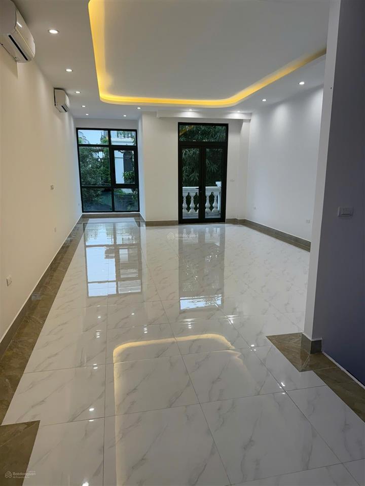 Giá 20tr cho thuê shophouse 5 tầng hoàn thiện đẹp long lanh rẻ nhất vinhomes gia lâm hà nội