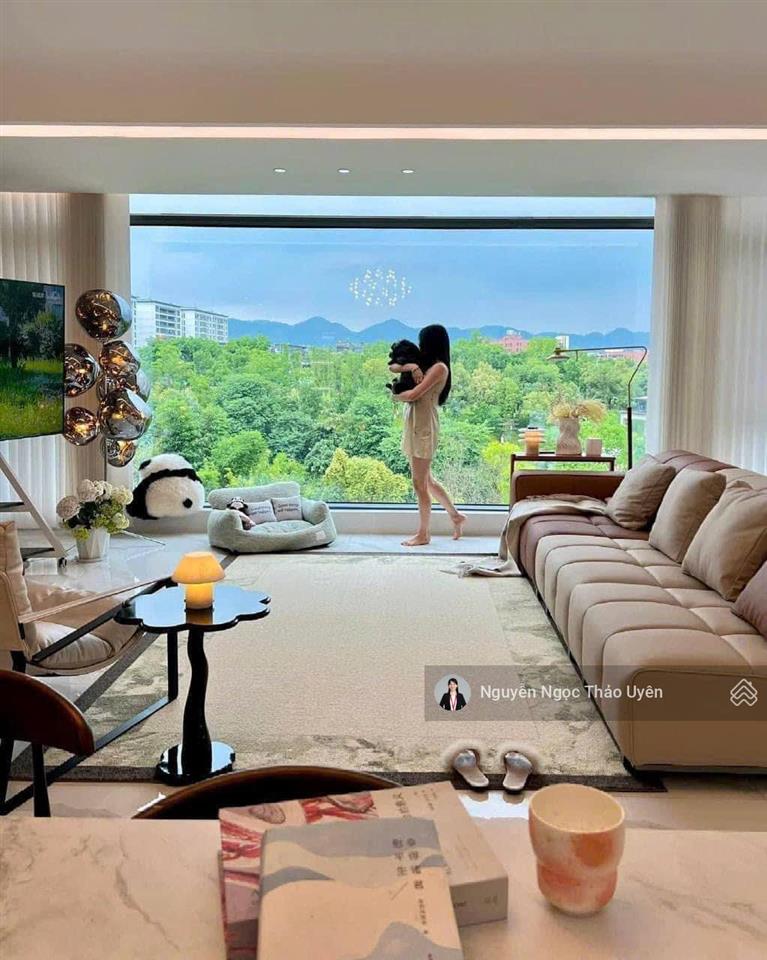 Centery 2pn 96m2 view hồ bơi bao ô xe, giá 8tỷ3 (102%)