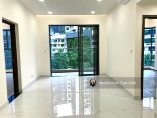 Chuyển nhượng giá hđ  centery 2pn 96m2 view đông nam (có ô xe) trả 36th giá 8tỷ4