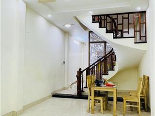 Bán gấp nhà 45m2, 6 tầng trần quốc hoàn, cầu giấy, ngõ ô tô tránh, kinh doanh, 2 thoáng, 18,2 tỷ