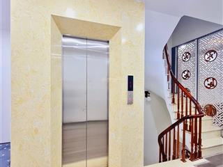 Bán nhà đường giải phóng .nhà đẹp thang máy .về ở luôn .60m. 6 tầng . lô góc .ô tô