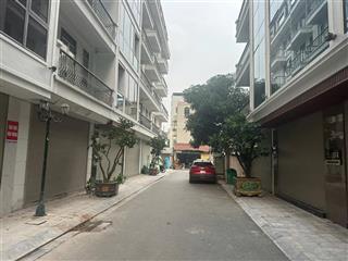 Bán nhà liền kề phố thanh liệt. vỉa hè ,thang máy,garaoto,kinh doanh,hàng xóm kđt linh đàm,về ở luô