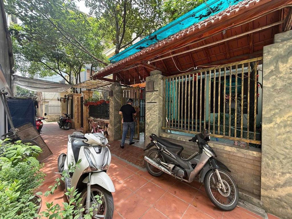 Biệt thự tại ô cách, việt hưng, long biên diện tích 106m2 4 tầng mt 5m1 siêu đẹp giá chỉ 14,3tỷ