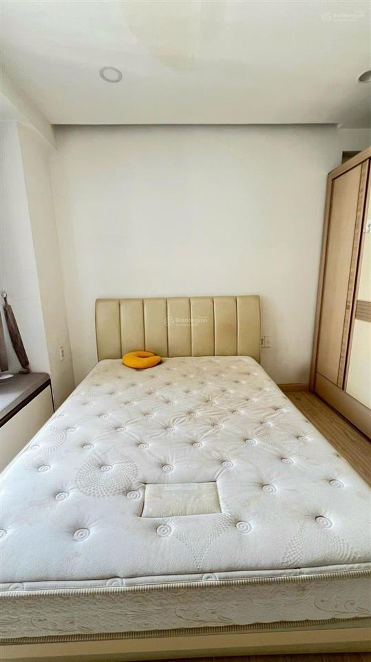 Bán căn hộ 2pn cc the gold view 346 bến vân đồn, quận 4