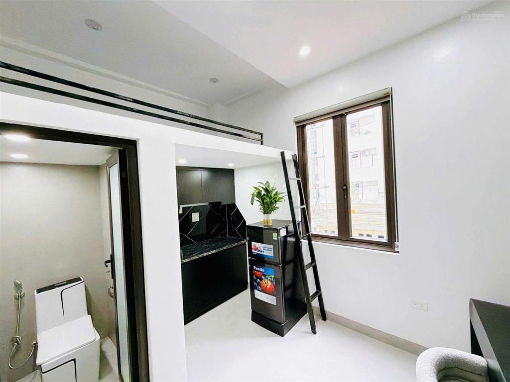 Bán toà ccmn cầu diễn, lô góc, thang máy, pccc, ô tô, 68m, 7 tầng, 13 phòng kk, dt 70 triệu/tháng