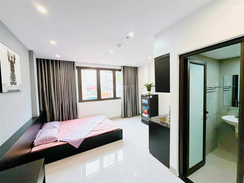 Bán toà ccmn cầu diễn, lô góc, thang máy, pccc, ô tô, 68m, 7 tầng, 13 phòng kk, dt 70 triệu/tháng