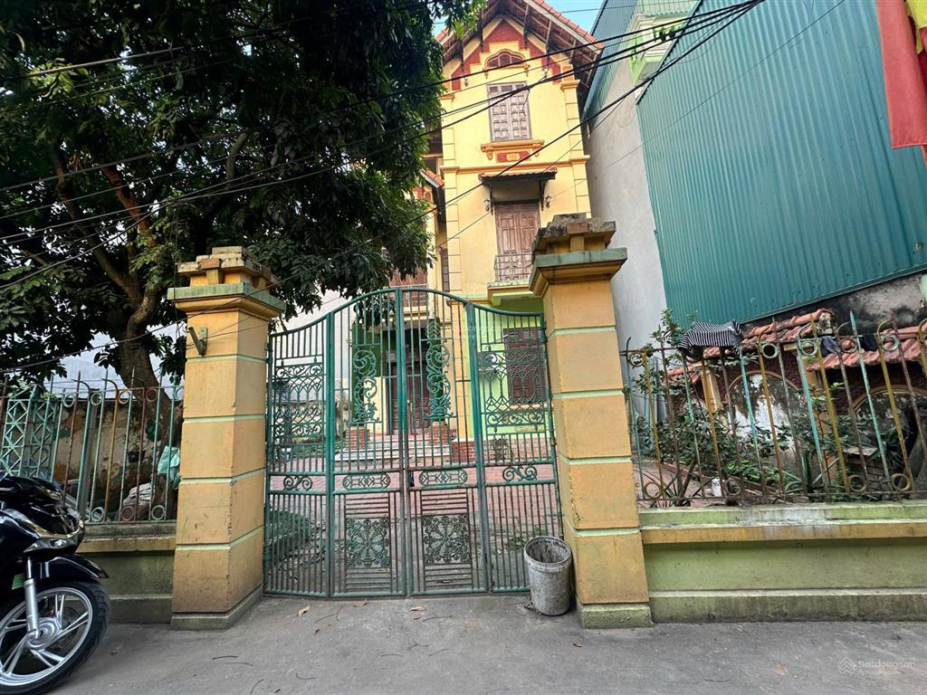 Gia đình cần bán nhà riêng thôn đổng xuyên, gia lâm 183.5m2, đất vuông, sân rộng, có thể chia đôi