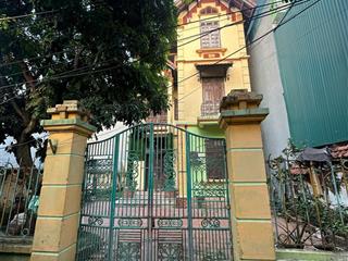 Gia đình cần bán nhà riêng thôn đổng xuyên, gia lâm 183.5m2, đất vuông, sân rộng, có thể chia đôi