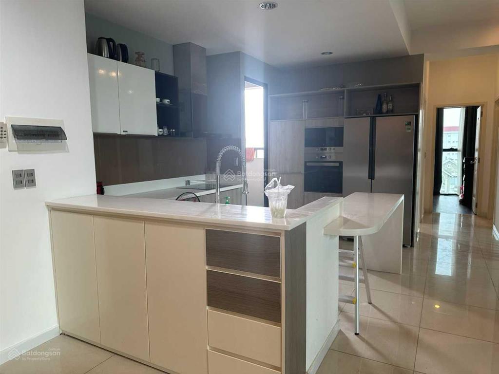 Tòa nhà mt quốc hương p. thảo điền quận 2. dt 10x37m hầm 7 lầu 1700m2 sàn. hđt 300 triệu. giá 90 tỷ