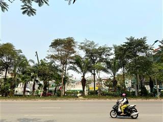Bán mảnh đất mặt phố vip tây hồ, 3 mặt thoáng, full thổ cư 100%, vuông như tờ a4, dt 450m2, mt 18m