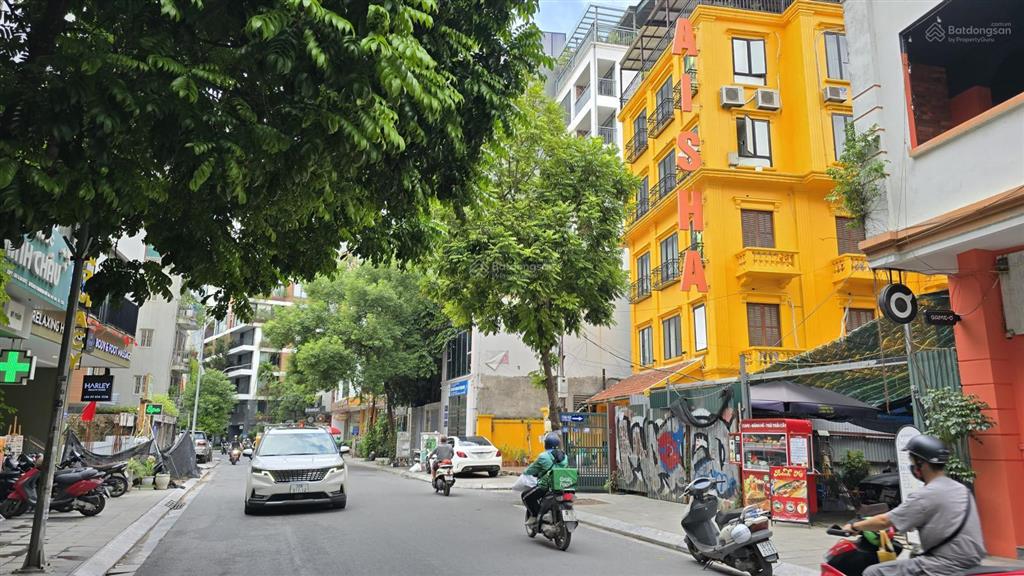 Bán mảnh đất tặng biệt thự ngõ 52 tô ngọc vân, tây hồ, tương lai ra mặt phố, dt 486m2, mt 21m.