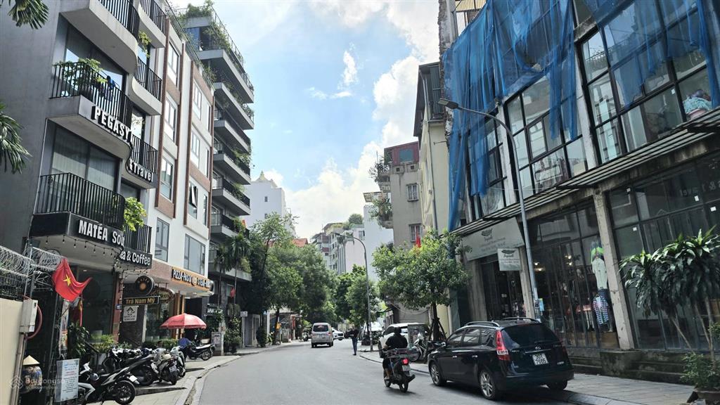 Bán mảnh đất tặng biệt thự ngõ 52 tô ngọc vân, tây hồ, tương lai ra mặt phố, dt 486m2, mt 21m.