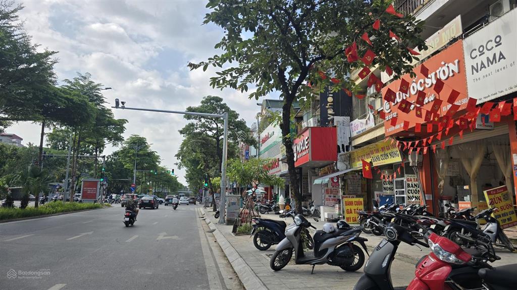 Bán mảnh đất tặng nhà 3 tầng phố nguyễn khánh toàn, cầu giấy, cực hiếm, dt 100m2, mt 5m, giá dầu tư