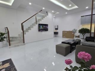 Nhà mới đẹp 2 tầng dọn vào ở ngay. ngang 5.5m rộng thoáng, trang bị đầy đủ nội thất