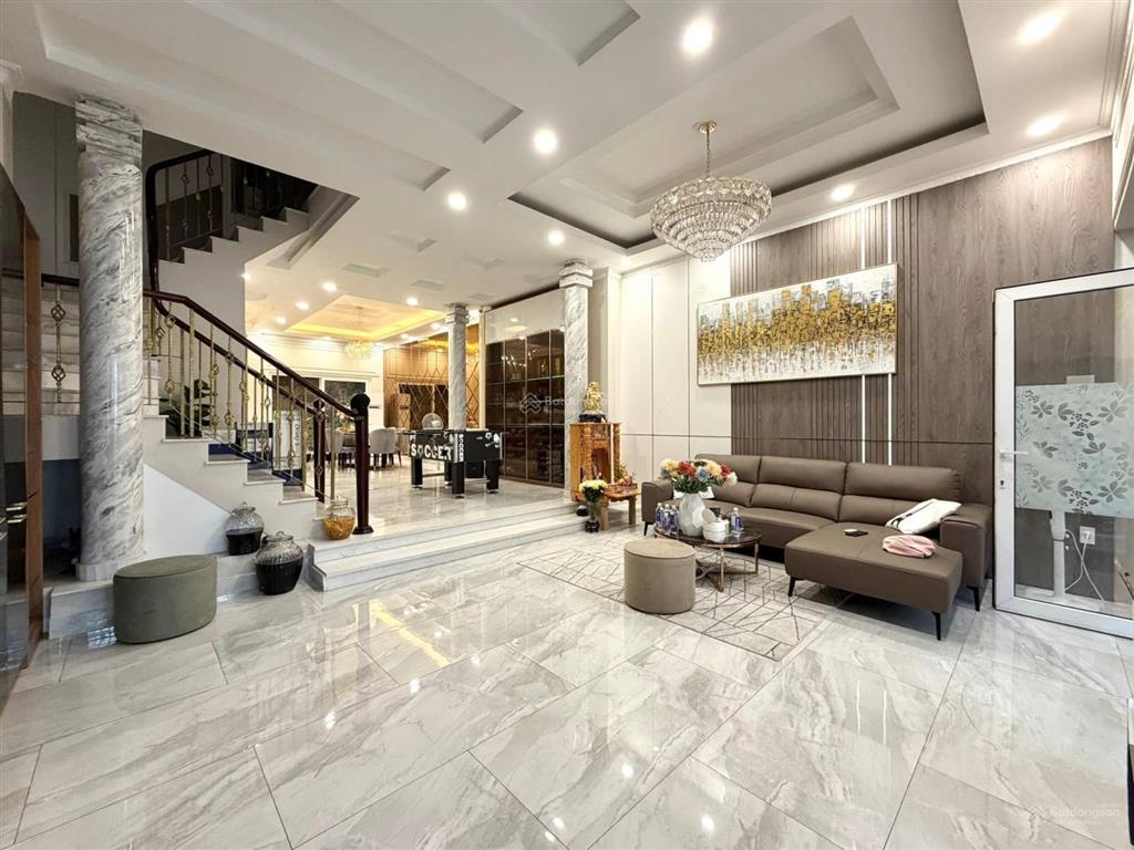 Bán biệt thự quận 1, 115m2 (6.4x18), 4 tầng, đường võ thị sáu