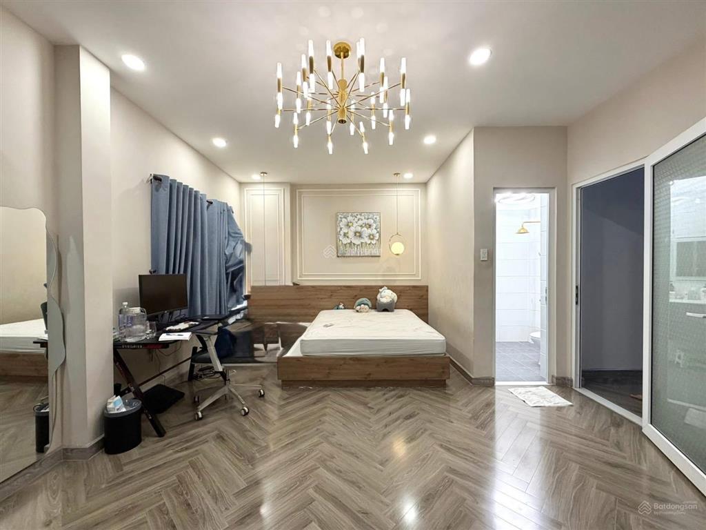 Bán biệt thự quận 1, 115m2 (6.4x18), 4 tầng, đường võ thị sáu