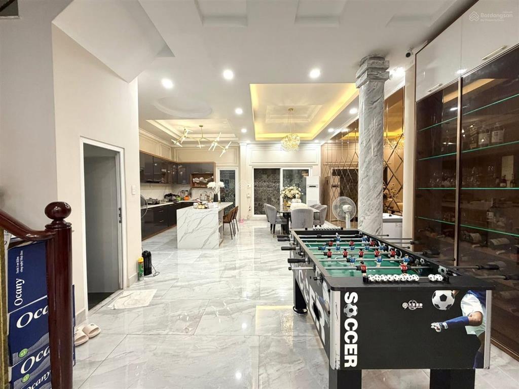 Bán biệt thự quận 1, 115m2 (6.4x18), 4 tầng, đường võ thị sáu