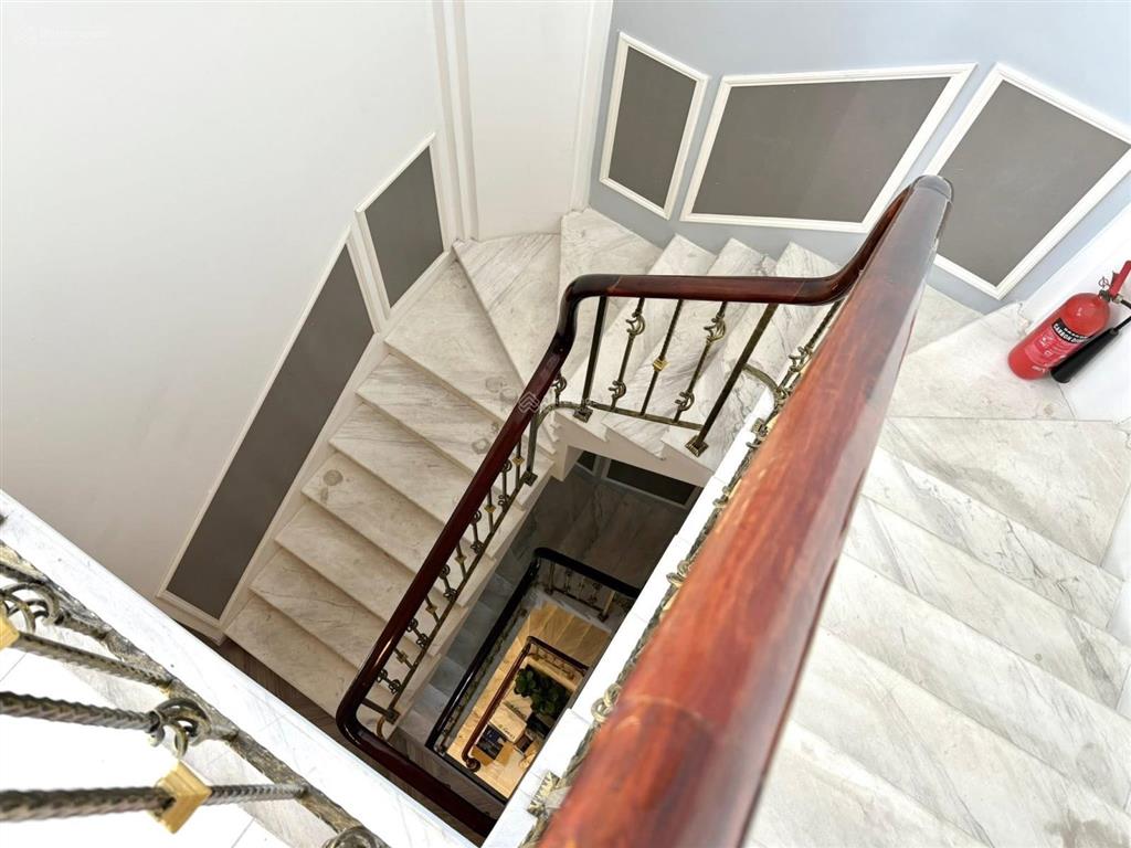 Bán biệt thự quận 1, 115m2 (6.4x18), 4 tầng, đường võ thị sáu