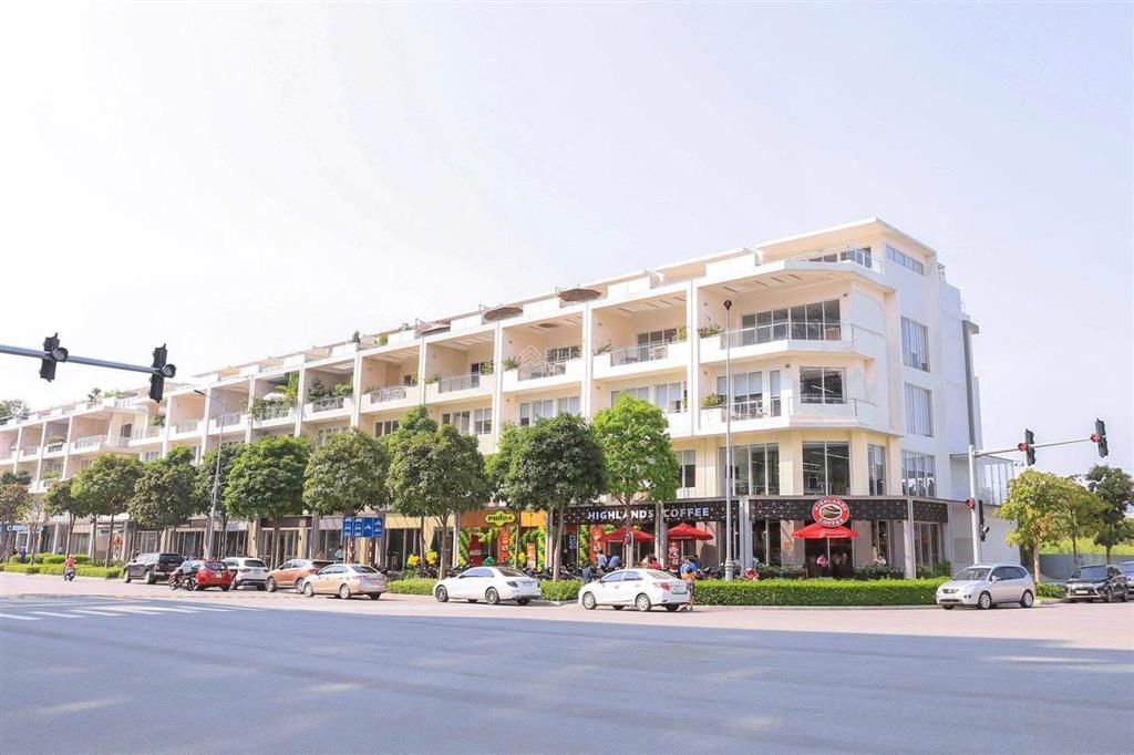 Mặt tiền nguyễn cơ thạch sala  5 tầng chỉ 160 triệu/tháng