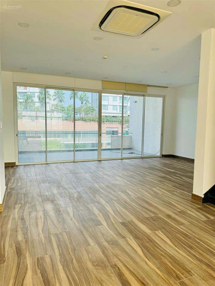 Mặt tiền nguyễn cơ thạch sala  5 tầng chỉ 160 triệu/tháng