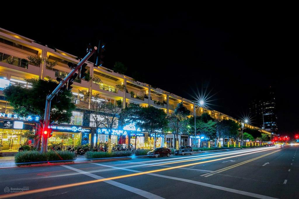 Mặt tiền nguyễn cơ thạch sala  5 tầng chỉ 160 triệu/tháng