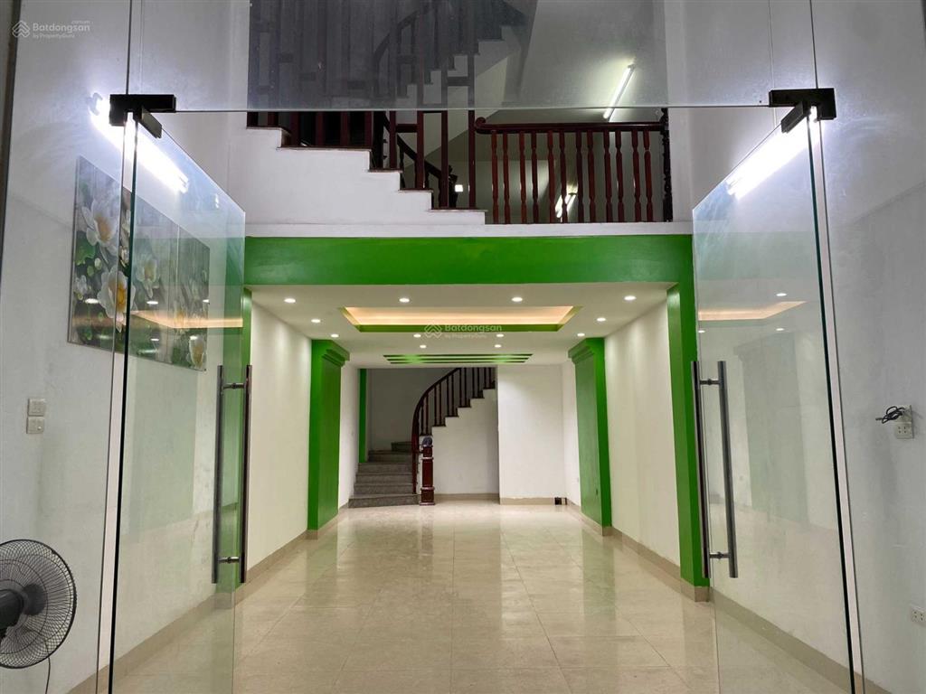 Cho thuê nhà văn quán  chiến thắng 45m2, 5 tầng, 16tr ô tô đỗ cửa