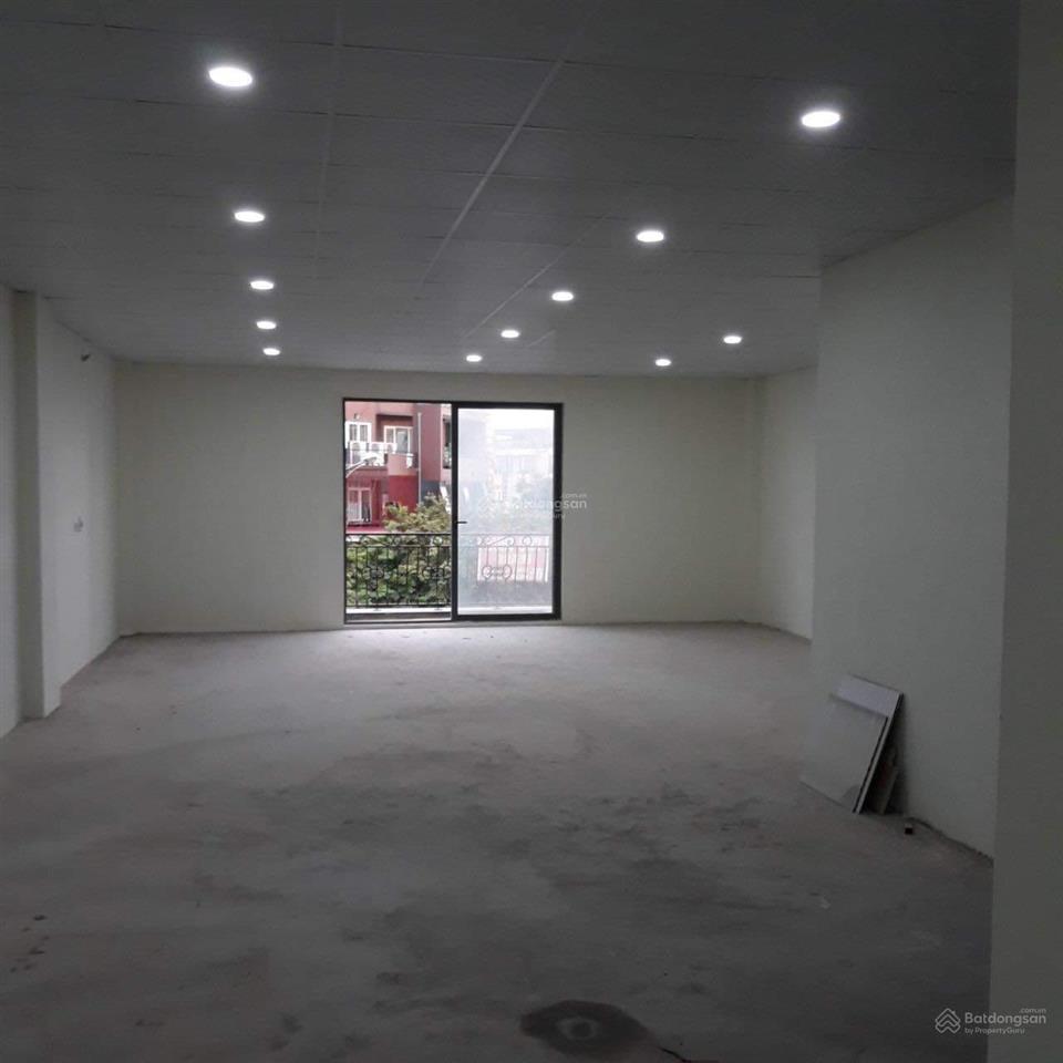 Cho thuê tòa nhà văn phú 126m2, 7 tầng 1 hầm 80tr làm văn phòng, trung tâm giáo dục