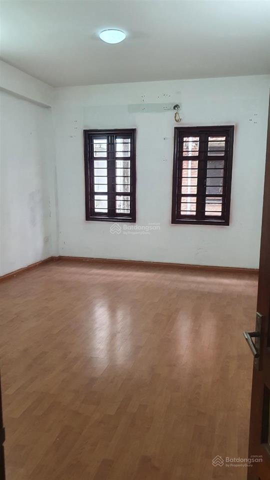 Cho thuê nhà văn quán 100m2, 4,5 tầng, 22tr xe công đỗ cửa