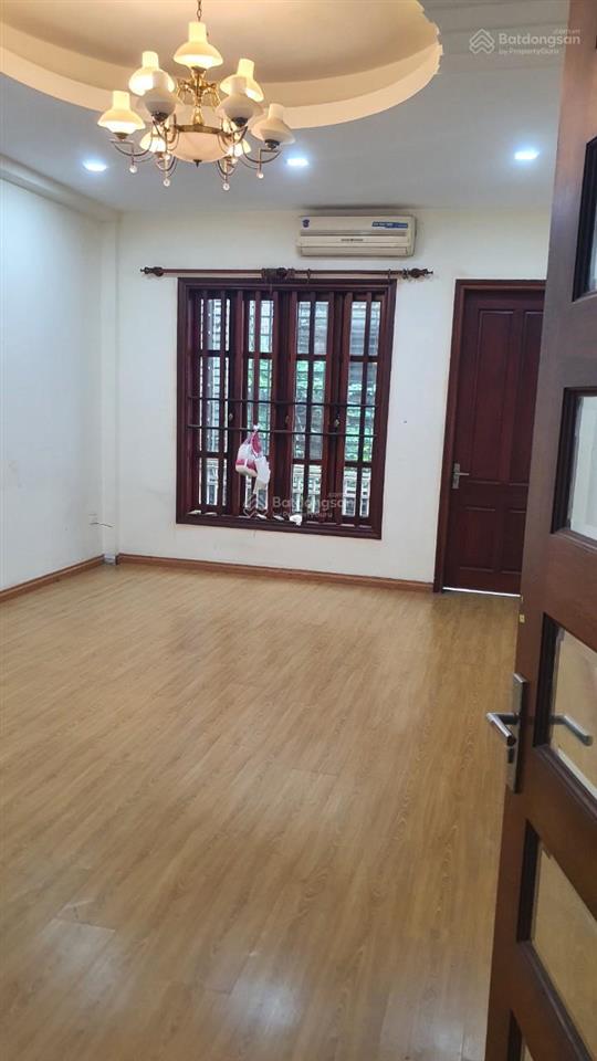 Cho thuê nhà văn quán 100m2, 4,5 tầng, 22tr xe công đỗ cửa