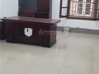 Cho thuê sàn tầng 3 văn phú 120m2 thông chỉ 15tr xe công đỗ cửa