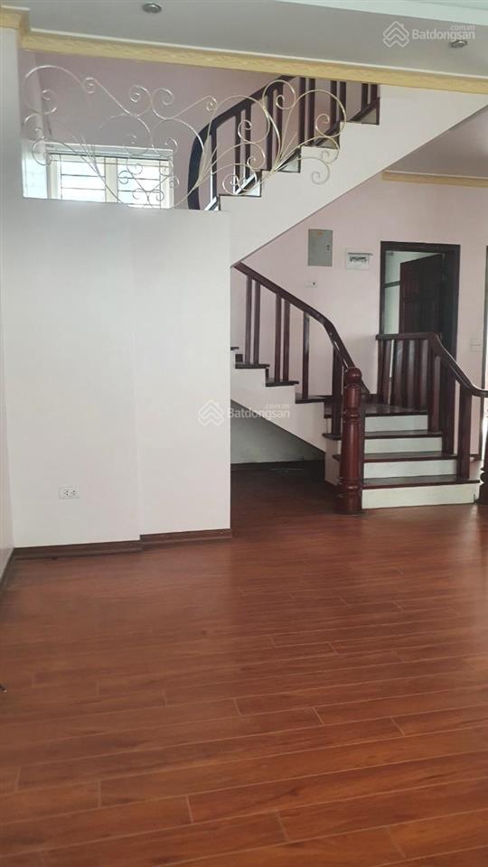 Cho thuê nhà văn phú 240m2, 4 tầng, mặt tiền 10m chỉ 35tr siêu rộng