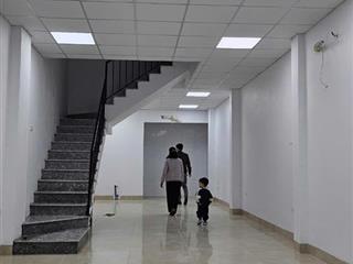 Cho thuê nhà văn phú 90m2, 4 tầng thông sàn mới đẹp chỉ 20tr xe công đỗ cửa