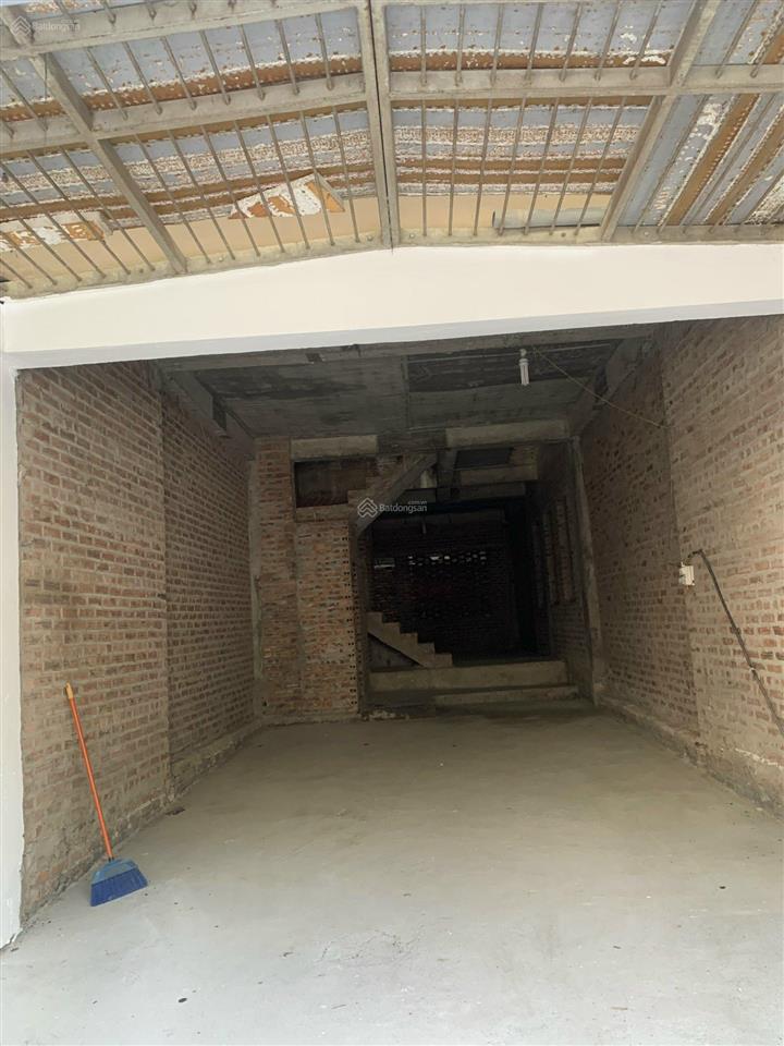 Cho thuê liền kề thô văn phú 90m2, 4 tầng, 10 tr/th xe container đỗ cửa điện nước đầy đủ