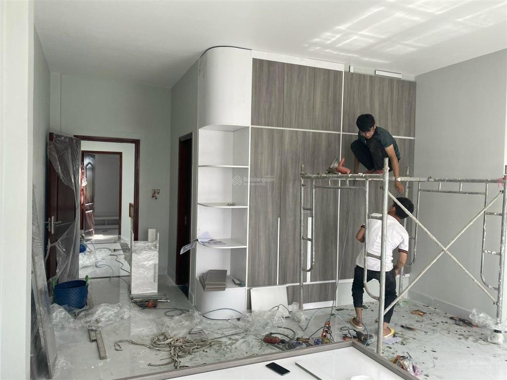 Giáp cầu lớn hóc môn 2.207m2 cây lâu năm và 1 căn nhà với 100m2 thổ mặt tiền đường 15m giá 9,5 tỷ